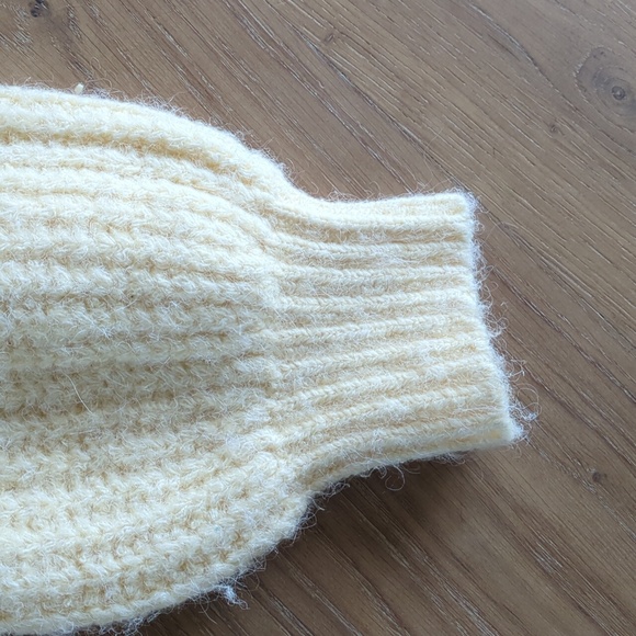 Knit sweater size small cream/off white color - Picture 3 of 6